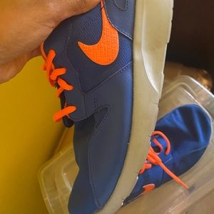 NIKE RUNNING SNEAKERS